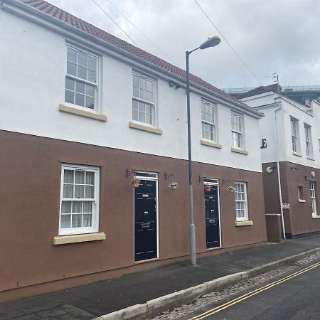 The Ashton Gate Mews Hotel Bristol Exterior photo